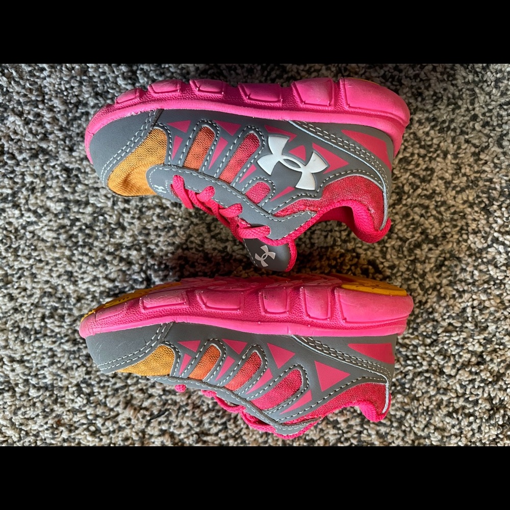 Under Armour toddler girl tennis shoe 5K